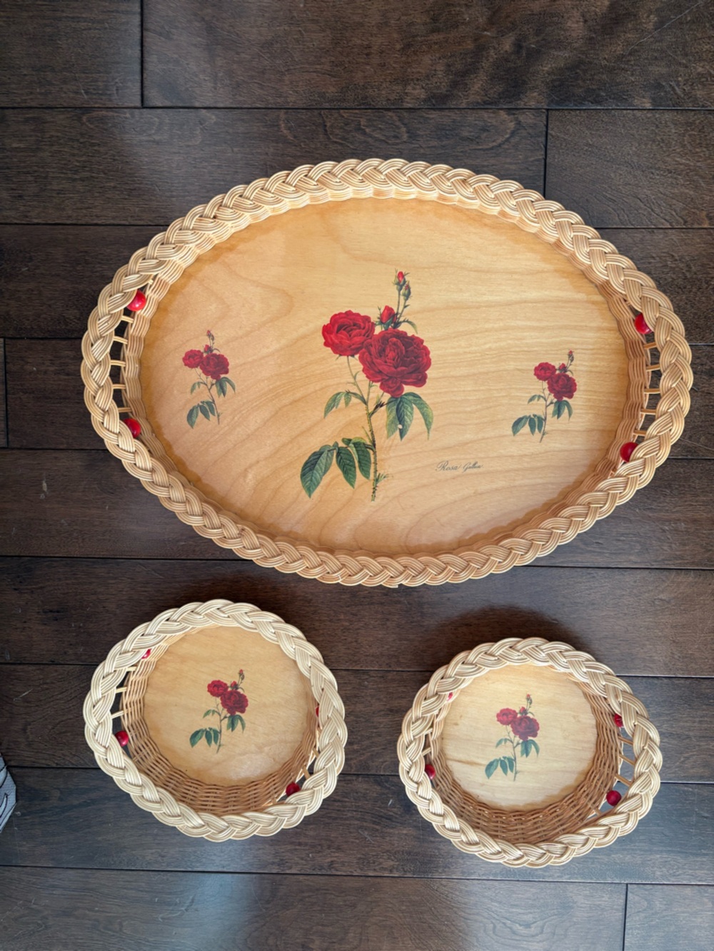 Vintage Floral Wood Serving Tray Set with Woven Rim - Red Rose Design